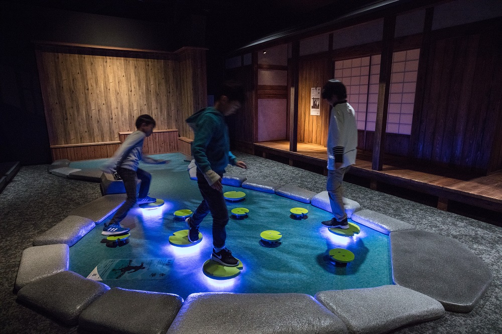 小田原に忍者館開業、最新技術を活用した体験を提供